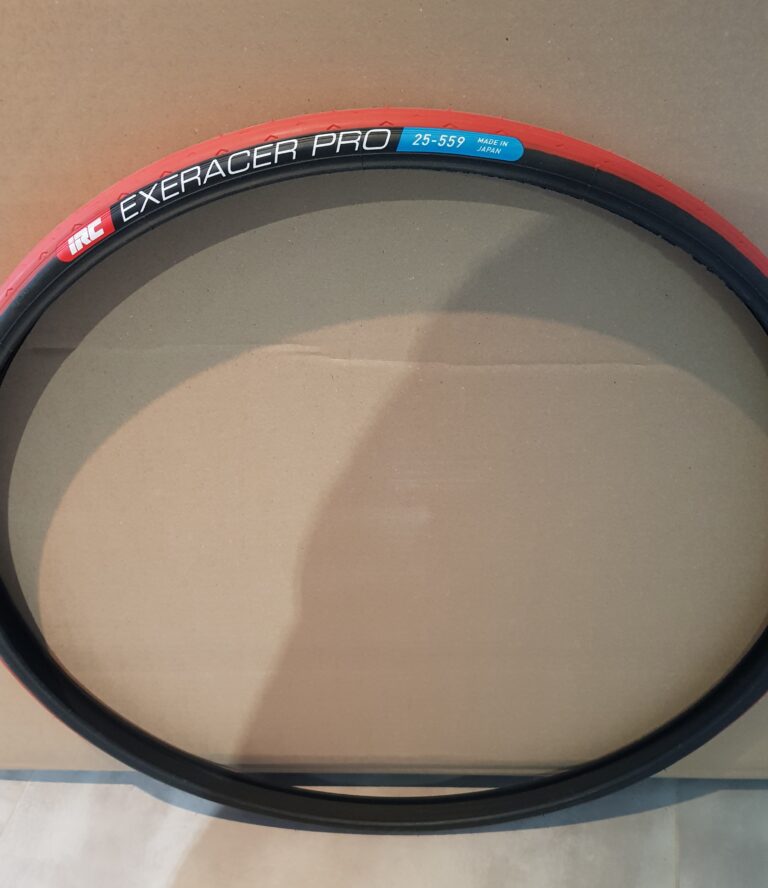 pneus IRC 25 pouces