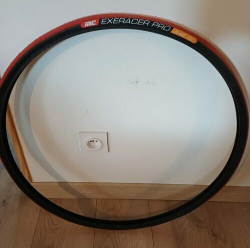 PNEU IRC EXERACER PRO ROUGE 700